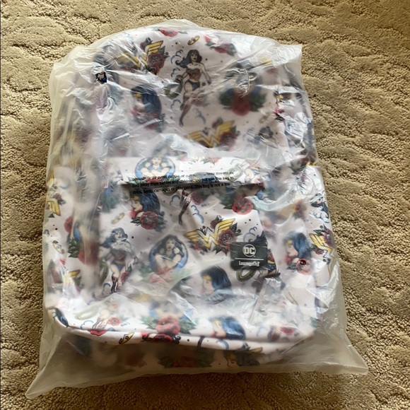 Loungefly backpack - Picture 7 of 7